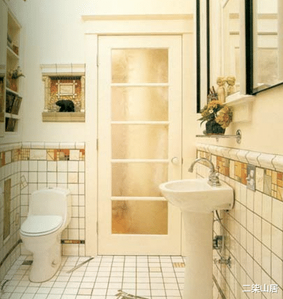 |看闺蜜只用5分钟就把卫生间打扫干净，才发现20多年的家务白做了