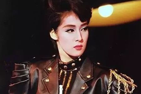 『天海佑希』18岁成全日本男人的情敌，52岁逆袭做女王，天海祐希到底有多刚？