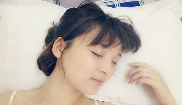 【老年斑】60岁阿姨从没长过老年斑，细问平时爱做3件事，现在学还来得及