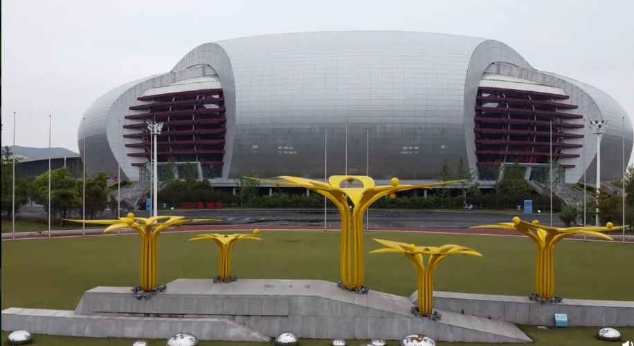 杭州绿城▲浙江绿城新主场震撼亮相，球队或在这里重返中超，已集齐最强阵