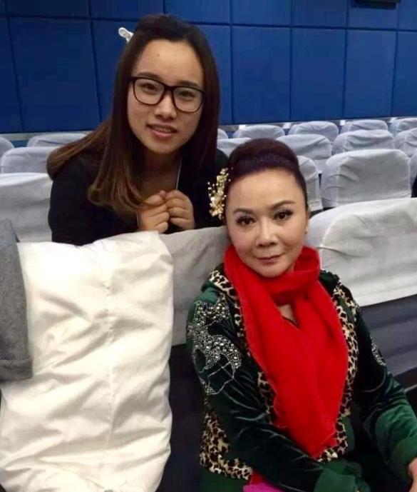 蔡明|2位至亲离世后，蔡明无缘春晚重病吸氧，我却看到了人性的丑陋