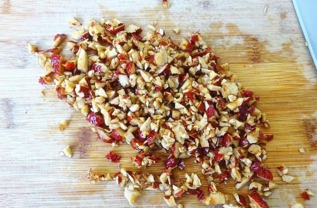 馒头|立秋了,碰到这菜我就买一袋子,加点红枣蒸馒头,儿子最爱吃