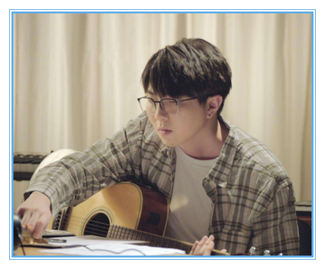 「毛不易」有种“反差”叫毛不易减肥，瘦身成功后神似易烊千玺，帅到不敢认