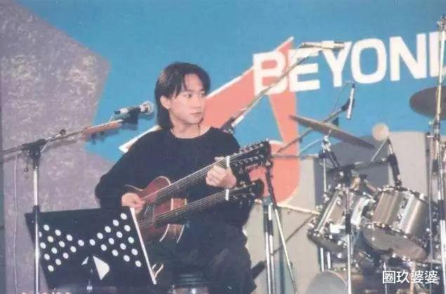 黄家驹|27年前,他拽着黄家驹从舞台坠落,黄家驹抱憾离世,他却风光至今