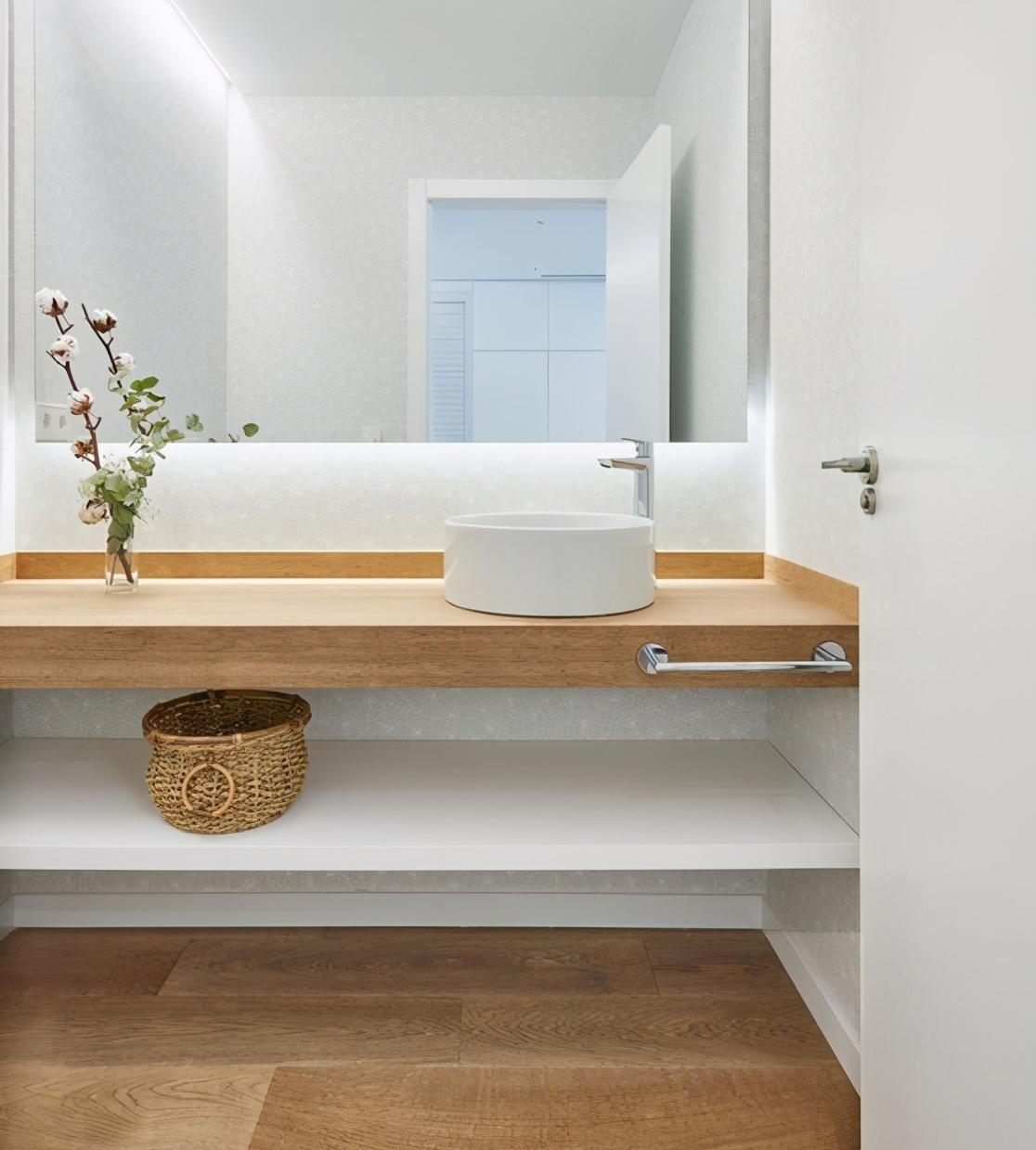 |装了多套卫生间才知道，浴室别再装洗手柜了，学学我家的吧