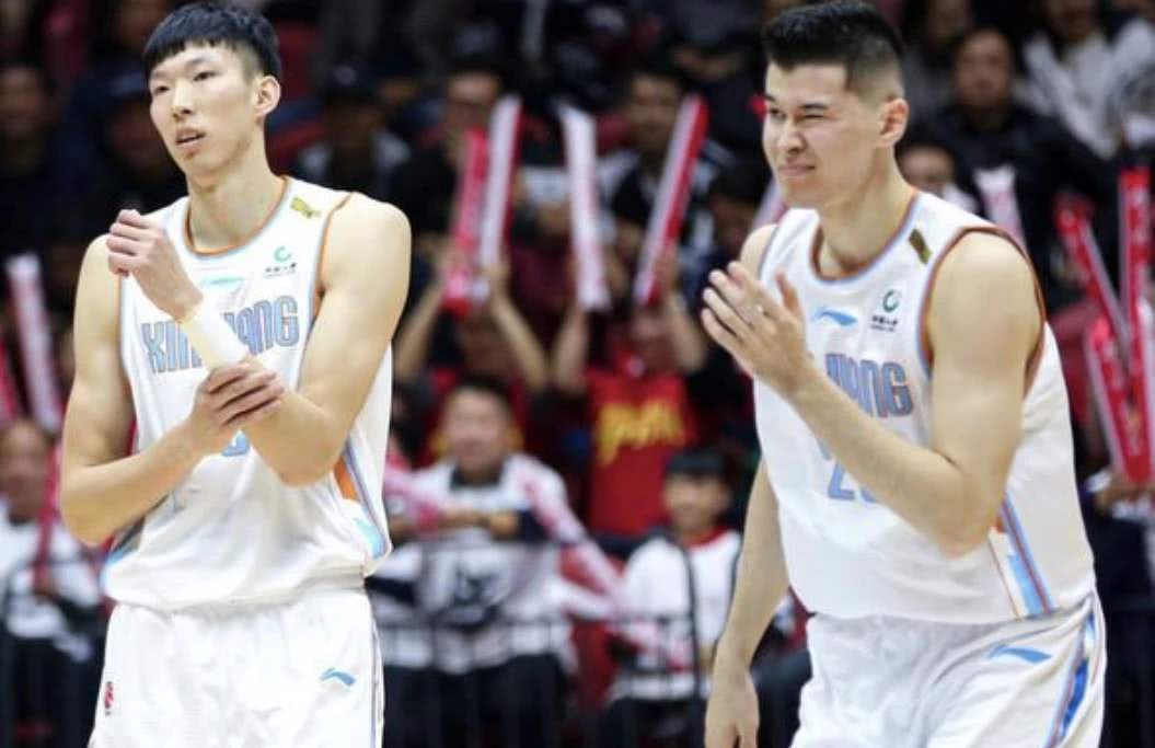 俞长栋|CBA官方公布伤情！阿联预计缺席30周，阿不都4周，那贺天举俞长栋呢？