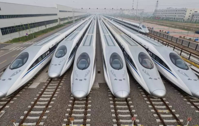 「华为」特朗普断供华为的后果来了，日媒：厂商主动的避开美企，美国的损失更大