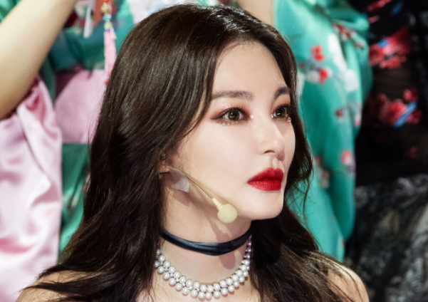 修图|明星修图有多强？看到《浪姐》精修图前后对比，王智张雨绮太狠！