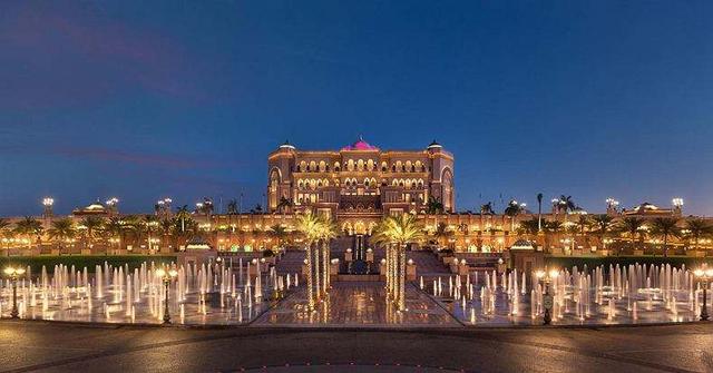 星级酒店|全球唯一的8星级酒店：占地24万平，入住就有7个人专门为你服务