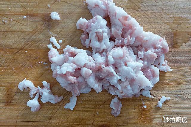 ##春天此菜多吃些，钙是鸡肉的7倍多，铁是4倍，提高免疫力