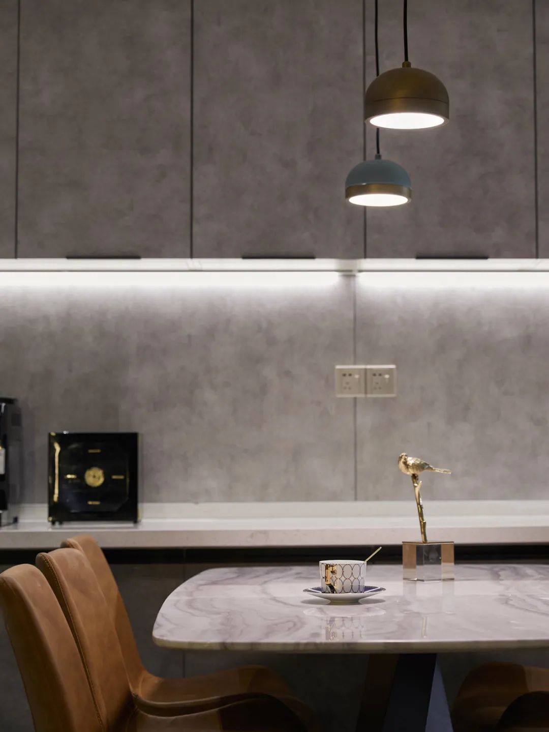 @120㎡现代简约，昏暗的高级灰，年轻舒适的居家感