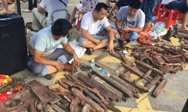 「绿松石」这根435公斤的黄花梨老料卖了4256万！