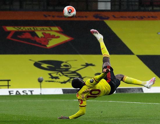 丹尼·维尔贝克|29岁维尔贝克帅炸倒勾破英超23个月球荒！队友看呆