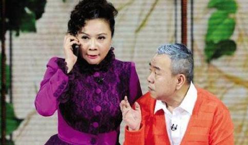 春晚|他当年是春晚最红笑星, 跟蔡明多次合作, 后来却因感冒去世