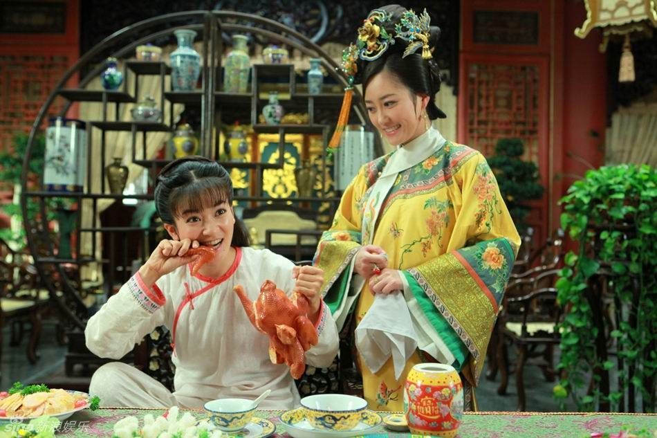 「还珠格格」家有儿女饭菜是假的， 还珠格格假的， 这部剧组穷饭菜却用真的