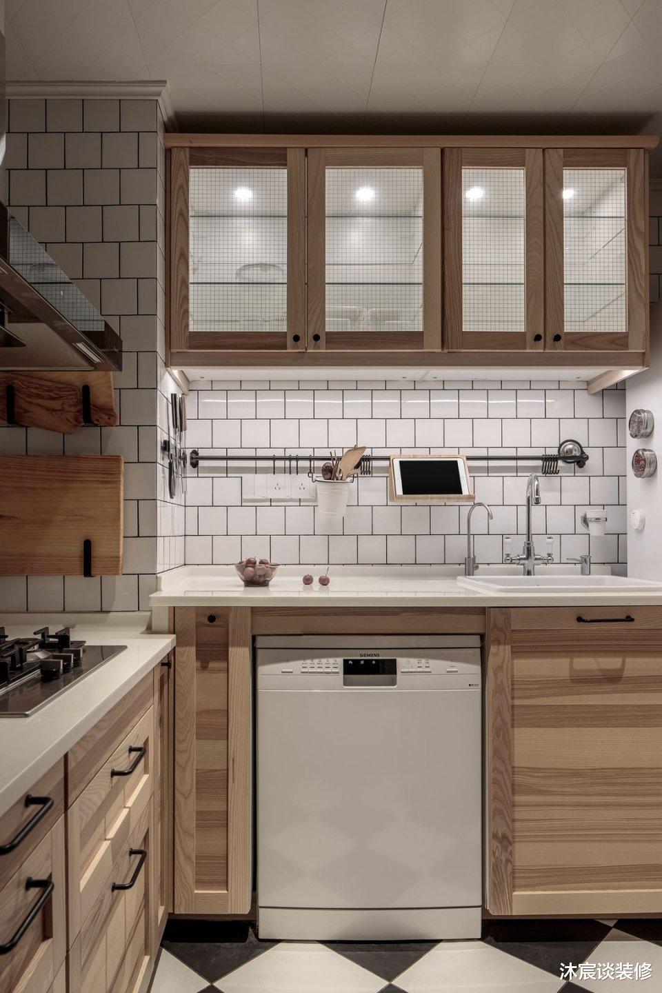 |这对夫妻新家因怀旧风引人注目，全屋温馨浪漫，生活过得简单幸福