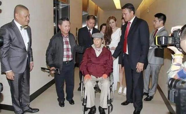[何鸿燊]何鸿燊娶4个老婆，为什么法律不管他？历史学家：他娶100个都可以