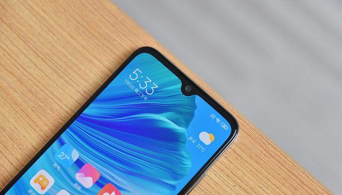 华为p40■业界公认近乎“无差评”，这三款千元机值得一看！