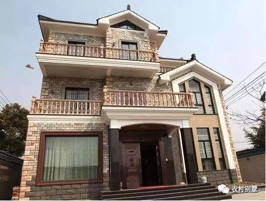 「」干货丨现在农村自建楼房要多少钱？30万能盖好一栋三层别墅吗？