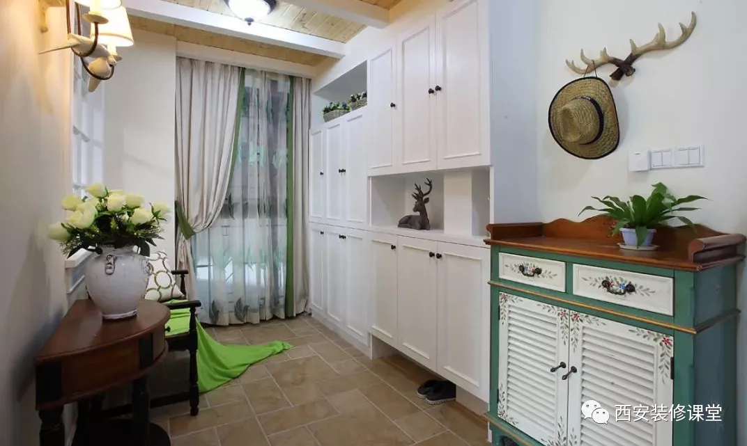 「衣帽间」160㎡5室美式,刷墙铺地三代人居住还绰绰有余