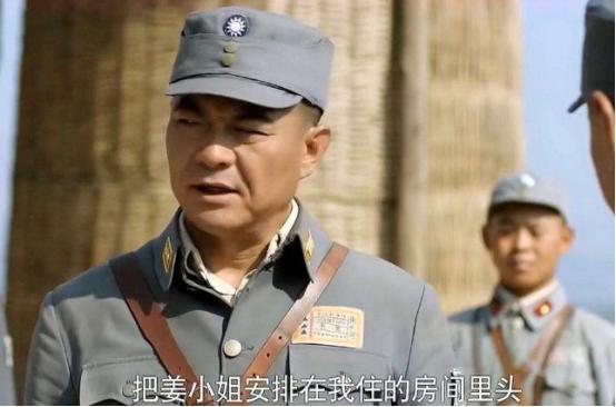 「秦海璐」演十几年抗战剧,收入却是妻子的十分之一,妻子如今还火得不像话