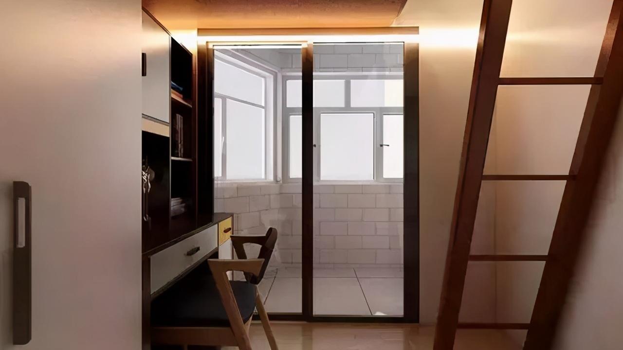 设计师|32㎡超小一居变两卧,卧室挑高,收纳空间满分,书房浴缸都有!