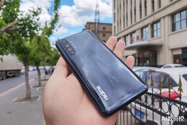 5G|realme X50价格大降一千块，120Hz+双模5G，制霸千元档