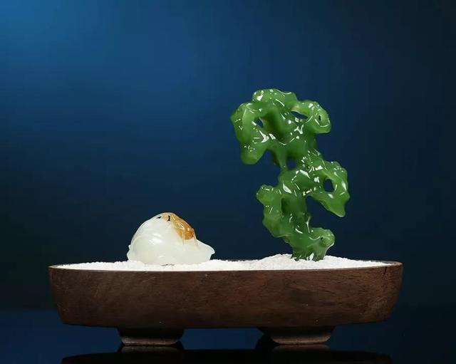 玉雕|以石雕石,有何意趣?为什么奇形怪状的太湖石也能作为玉雕题材?
