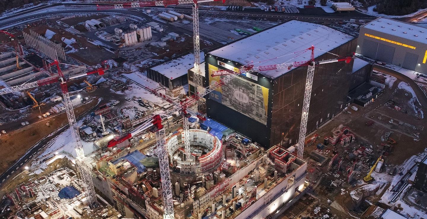 国际热核聚变实验堆▲中国参股建造的人造太阳：成本1773亿，设计建造32年却还是半成品