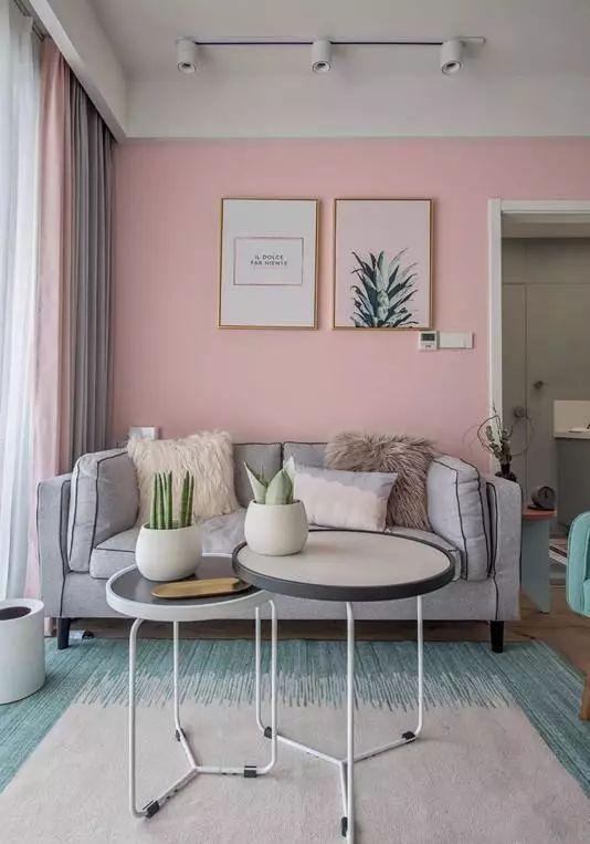 89平两居室，一进门把人迷住，客厅太漂亮了，卫生间还装隐形门！