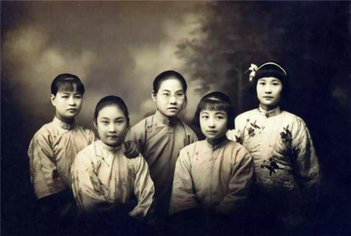 电影|她是红极一时的民国影后，晚年为何沦落街头乞讨？2个字毁了她