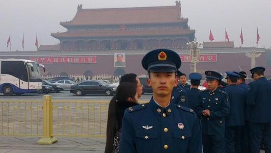 「」配备警卫员的军官，最低的是什么级别？一般军官都没这资格