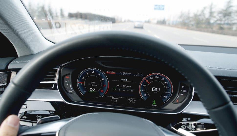 宝马7系■先花96万开宝马7系，再花96万买奥迪A8，车主：开完才知道差距