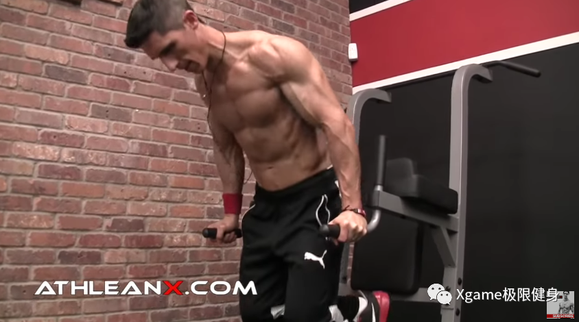 『胸肌』出现这5个迹象，说明你的胸肌太弱了！