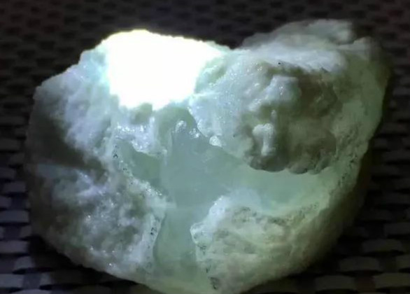 翡翠|高冰翡翠洁净如水！