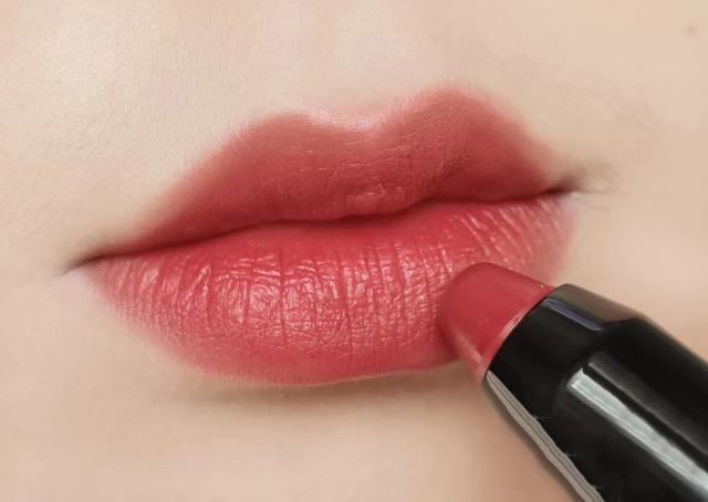 口红|不化妆怎么拥有好气色？这5支素颜口红成为你的加分项