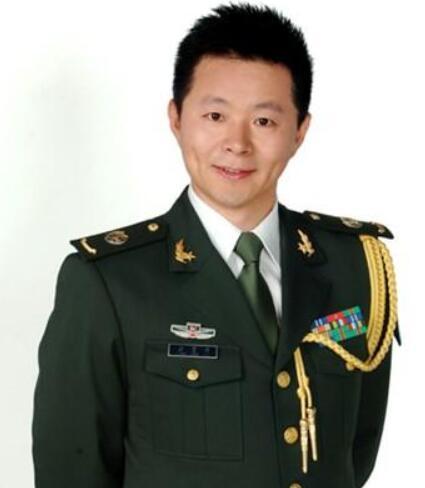 王宏伟|曾登8次春晚的王宏伟,选妻子唯一要求,让守寡48年的母亲满意