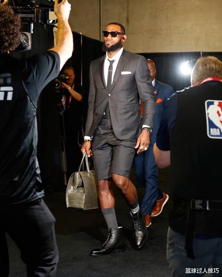 『勒布朗·詹姆斯』从伤病看NBA球星多不容易！詹姆斯穿世界最好的鞋，脚趾依旧变形