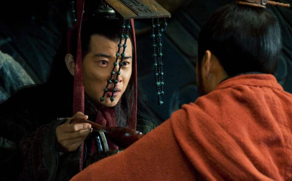 [曹操]“说曹操，曹操就到”，后面还有1句，为啥没人敢说？跟吕布有关