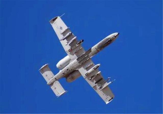 [集束炸弹]到底是什么武器如此可怕？100多国共同申请销毁，中国拒绝签字