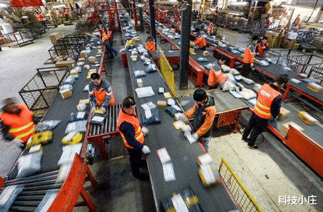 #硬盘#拥有30万员工的快递巨头，突然卖给马云，快递女王套现146亿离场！