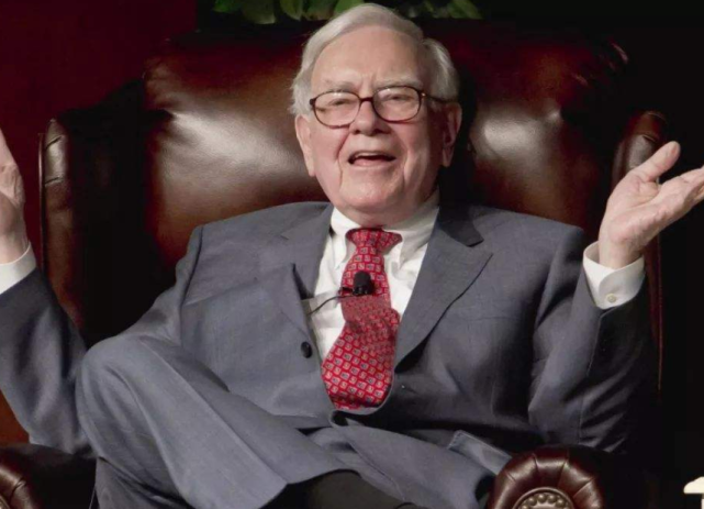 巴菲特|以675亿美元财富,位列全球亿万富豪榜第四,家中连个围栏也没有?