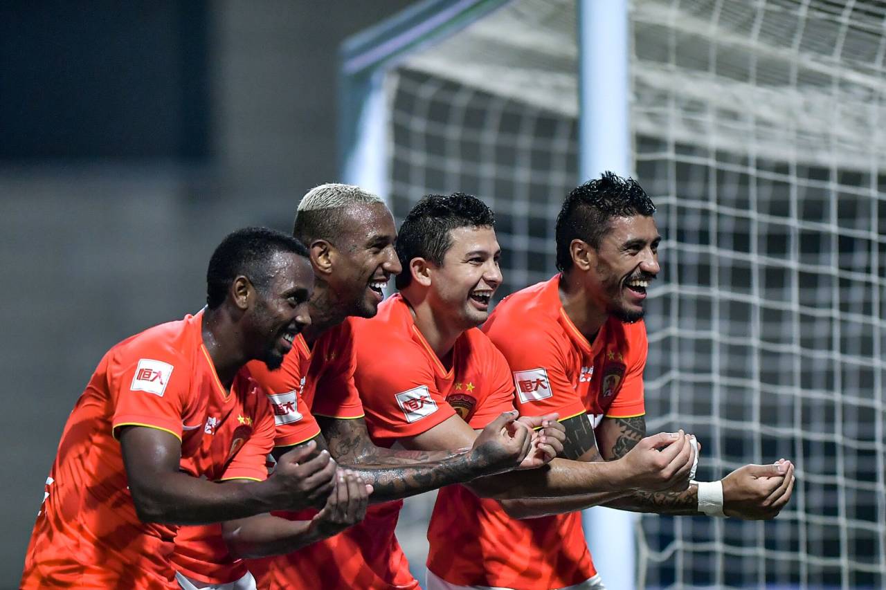 费南多|恒大4比1完胜申花！“小摩托”花式表演：进球造乌龙造点球全活奉献