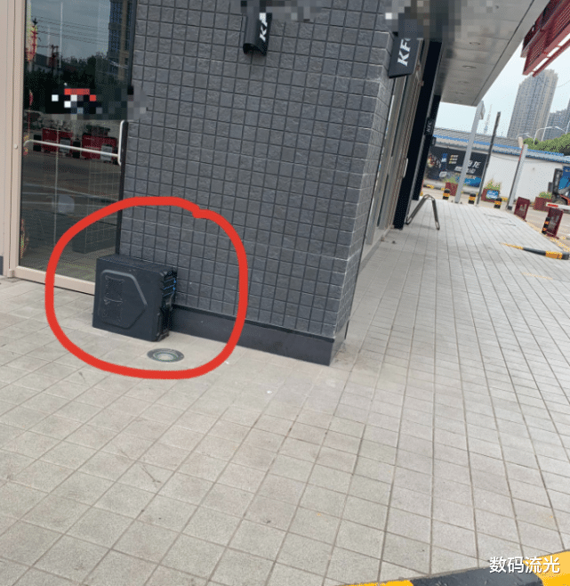 主板|面包店门口捡到一台主机，开机那一刻让我失望，结果没让我失望！