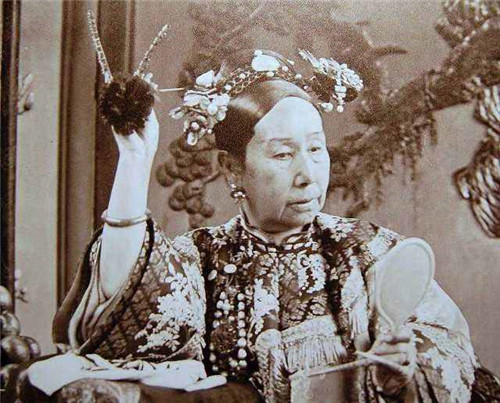 慈禧太后|慈禧身边暗藏3位武林高手，一人能躲子弹，一人能一招撂倒霍元甲