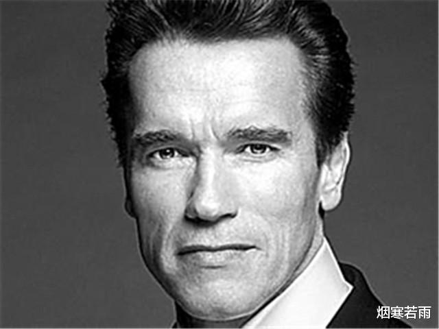 #阿诺德·施瓦辛格#硬汉施瓦辛格：开着坦克亮相发布会，年过7旬再次做“换心”手术