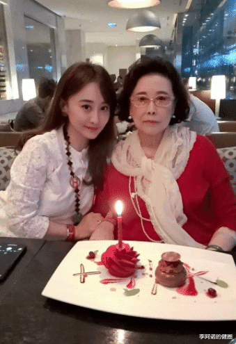 「林心如」“紫薇”是林心如哭着求来的？看到琼瑶原定人选是谁后，难怪！