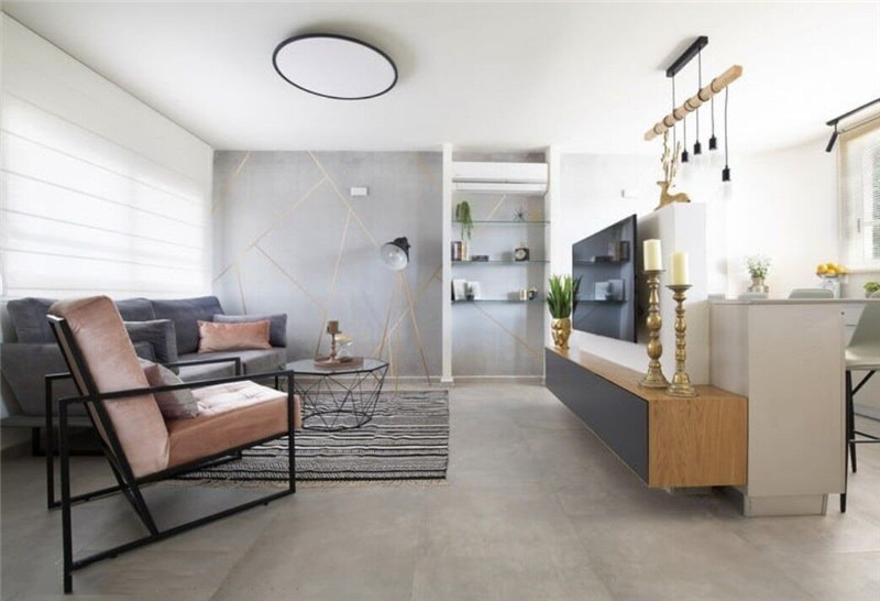 老父亲为女儿买房，没人住也要买，爸爸：以后不上班也能养她老！