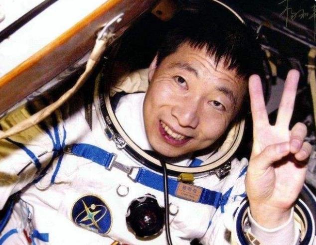 显微镜|杨利伟返回地球后,为何17年来不再上天?原因让人心酸