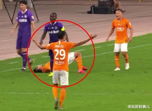 李铁|争议！武汉卓尔2-1天津泰达，徐江曝内情，李铁引热议，谁注意王宝山举动